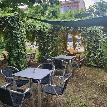 Homestay Restaurant Bellavista *