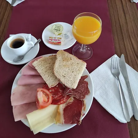 Homestay Restaurant Bellavista